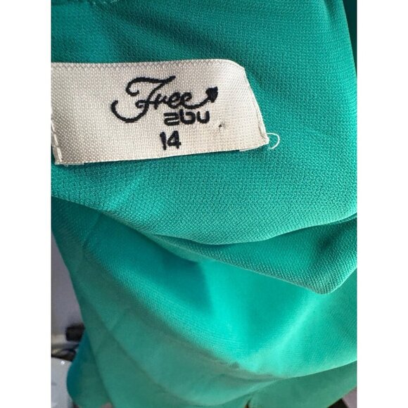 Free 2BU Green Cami Tank Top Size 14 Women’s Strappy V-Neck - Picture 3 of 3